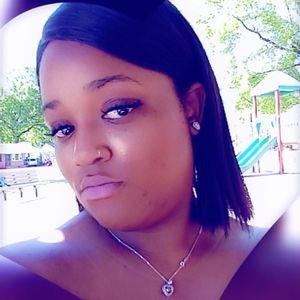 Meet your Posher, Monique